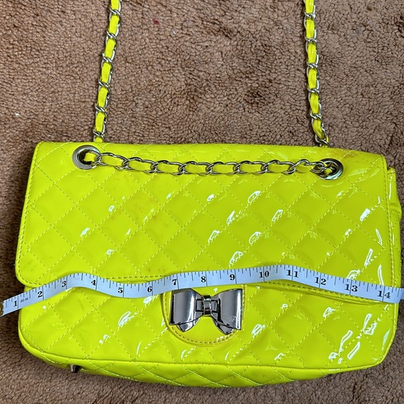 AMRITA SINGH QUILTED PATENT YELLOW BOW BAG - Picture 7 of 8